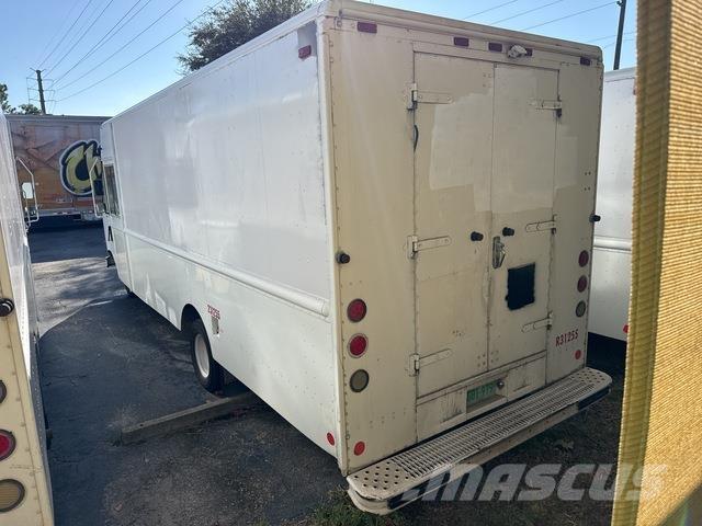 Ford Econoline Samochody dostawcze ze skrzynią zamkniętą