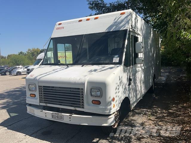 Ford Econoline Samochody dostawcze ze skrzynią zamkniętą