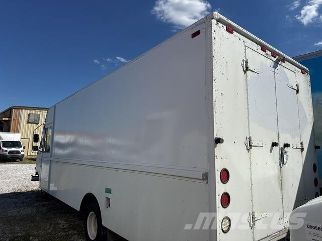 Ford Econoline Samochody dostawcze ze skrzynią zamkniętą