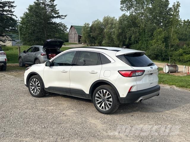 Ford Escape Samochody osobowe