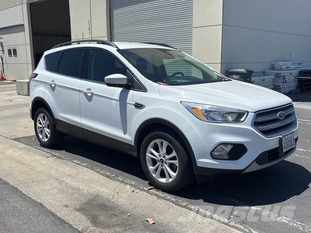 Ford Escape Samochody osobowe