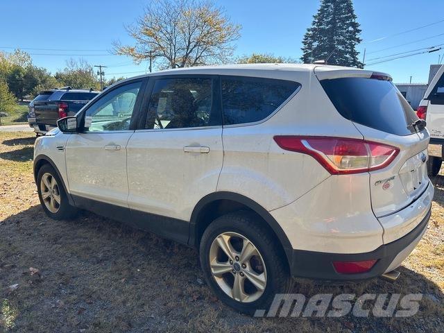 Ford Escape Samochody osobowe