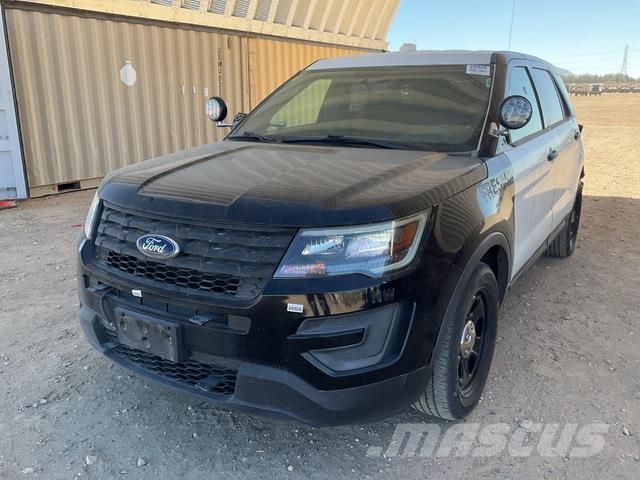 Ford Explorer Samochody osobowe