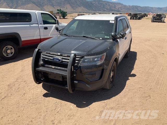 Ford Explorer Samochody osobowe