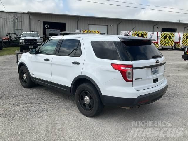 Ford Explorer Samochody osobowe
