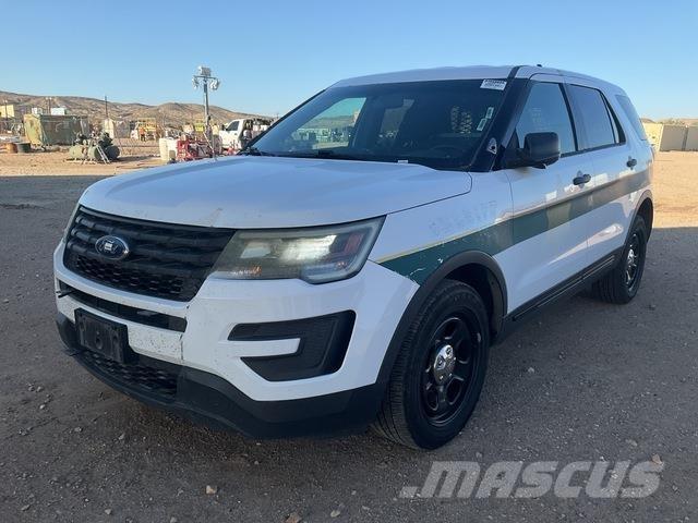 Ford Explorer Samochody osobowe