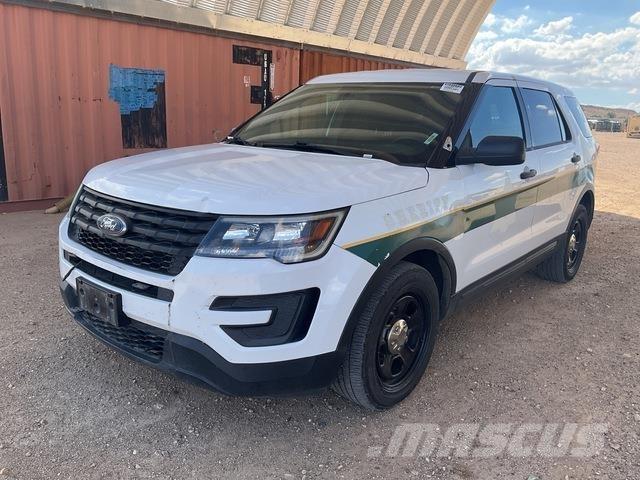 Ford Explorer Samochody osobowe