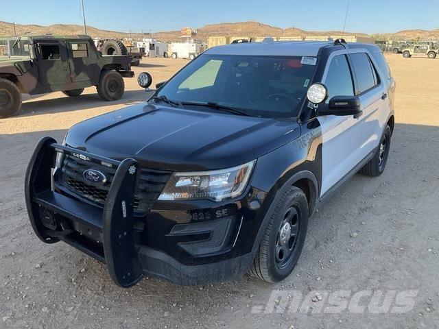 Ford Explorer Samochody osobowe