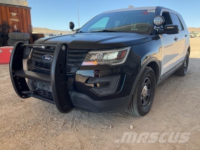 Ford Explorer Samochody osobowe