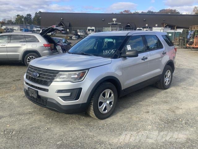 Ford Explorer Samochody osobowe