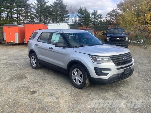 Ford Explorer Samochody osobowe