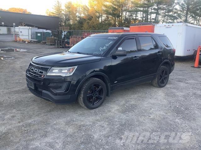 Ford Explorer Samochody osobowe