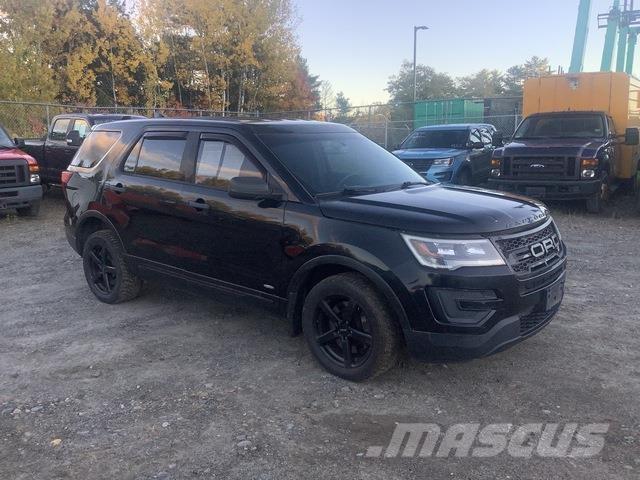 Ford Explorer Samochody osobowe