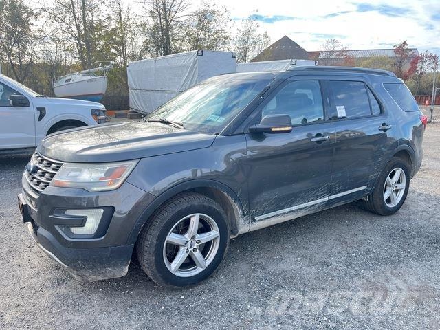 Ford Explorer Samochody osobowe