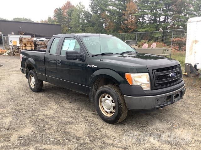Ford F-150 XL Pick-upy / Pojazdy z otwieranymi burtami