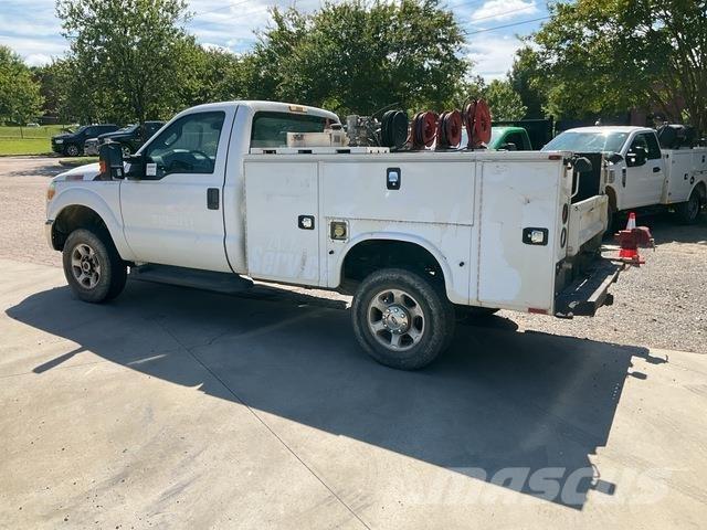 Ford F-250 Pick-upy / Pojazdy z otwieranymi burtami