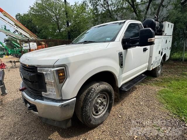 Ford F-250 Pojazdy komunalne