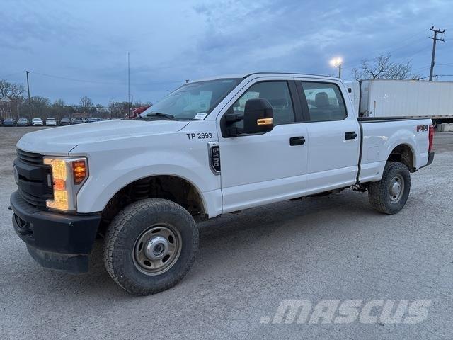 Ford F-250 Pick-upy / Pojazdy z otwieranymi burtami