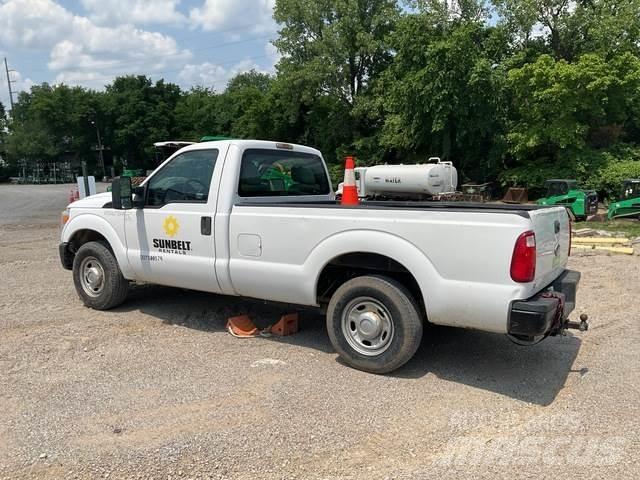 Ford F-250 Inne
