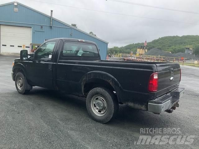 Ford F-250 Inne