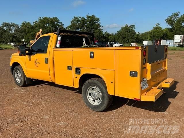 Ford F-250 Pick-upy / Pojazdy z otwieranymi burtami