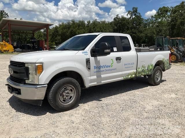 Ford F-250 Inne