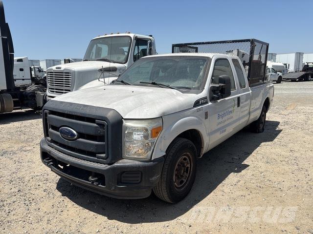 Ford F-250 Pick-upy / Pojazdy z otwieranymi burtami