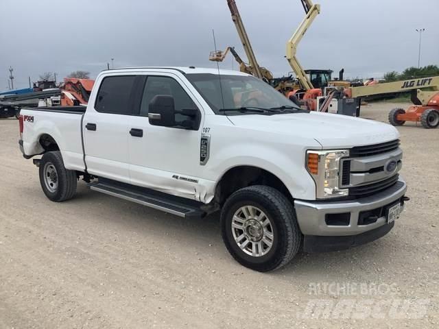 Ford F-250 Inne