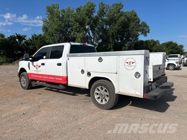 Ford F-250 Pick-upy / Pojazdy z otwieranymi burtami