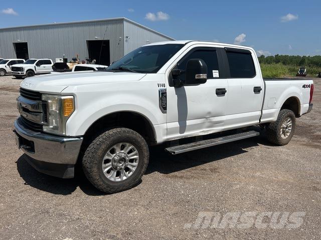 Ford F-250 Pick-upy / Pojazdy z otwieranymi burtami