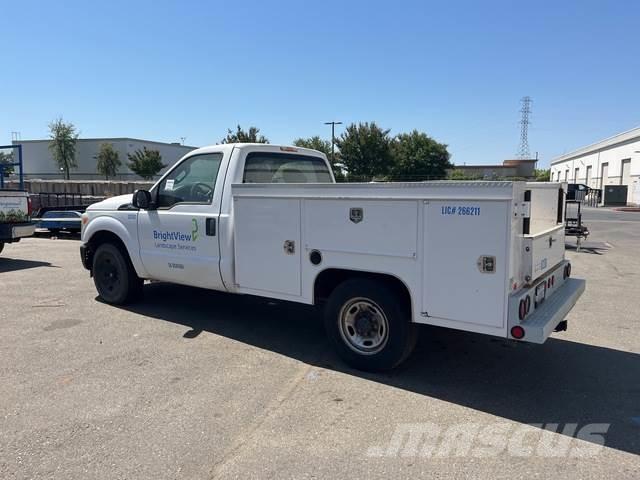 Ford F-250 Pick-upy / Pojazdy z otwieranymi burtami