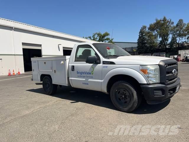 Ford F-250 Pick-upy / Pojazdy z otwieranymi burtami
