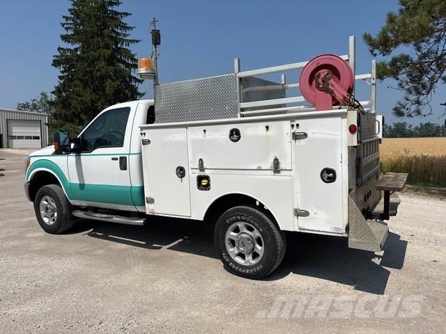 Ford F-250 Pick-upy / Pojazdy z otwieranymi burtami