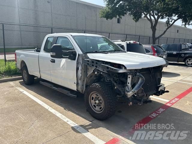 Ford F-250 Inne