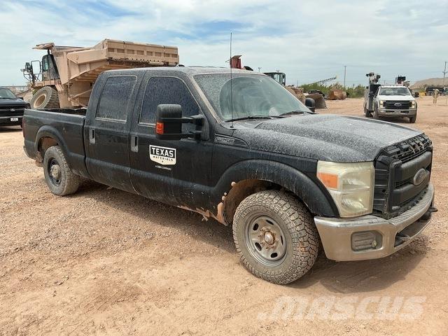 Ford F-250 Pick-upy / Pojazdy z otwieranymi burtami