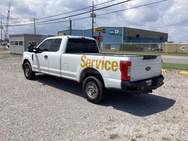 Ford F-250 Pick-upy / Pojazdy z otwieranymi burtami
