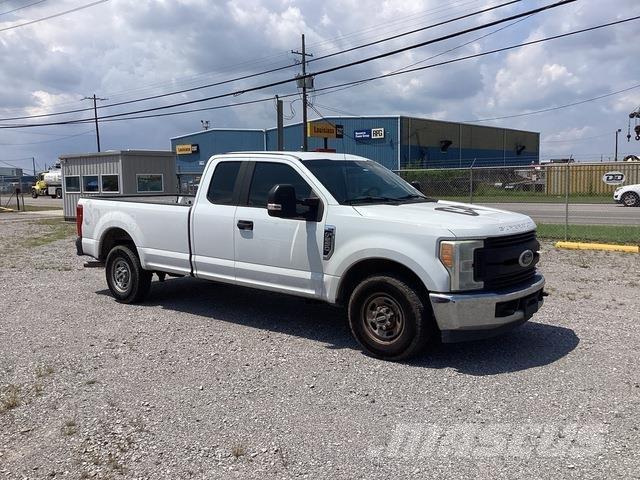Ford F-250 Pick-upy / Pojazdy z otwieranymi burtami