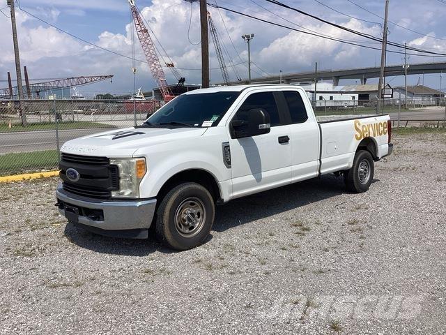 Ford F-250 Pick-upy / Pojazdy z otwieranymi burtami