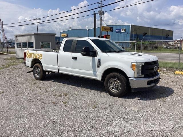 Ford F-250 Pick-upy / Pojazdy z otwieranymi burtami