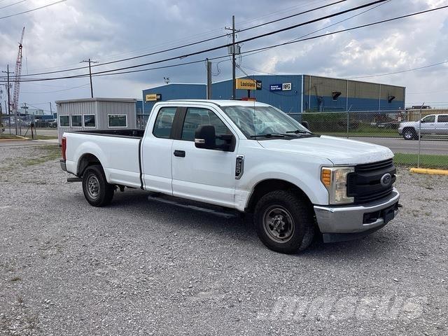 Ford F-250 Pick-upy / Pojazdy z otwieranymi burtami