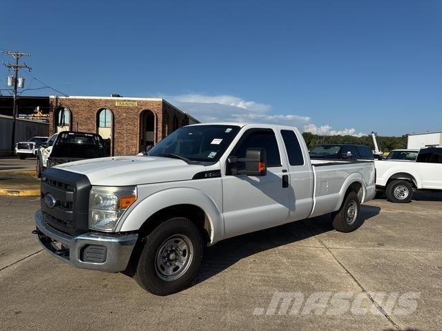 Ford F-250 Pick-upy / Pojazdy z otwieranymi burtami