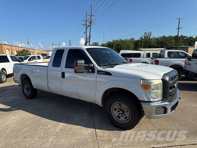 Ford F-250 Pick-upy / Pojazdy z otwieranymi burtami