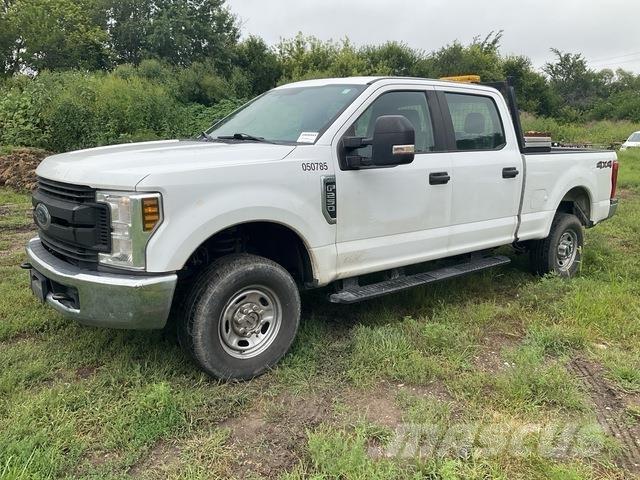 Ford F-250 Pick-upy / Pojazdy z otwieranymi burtami