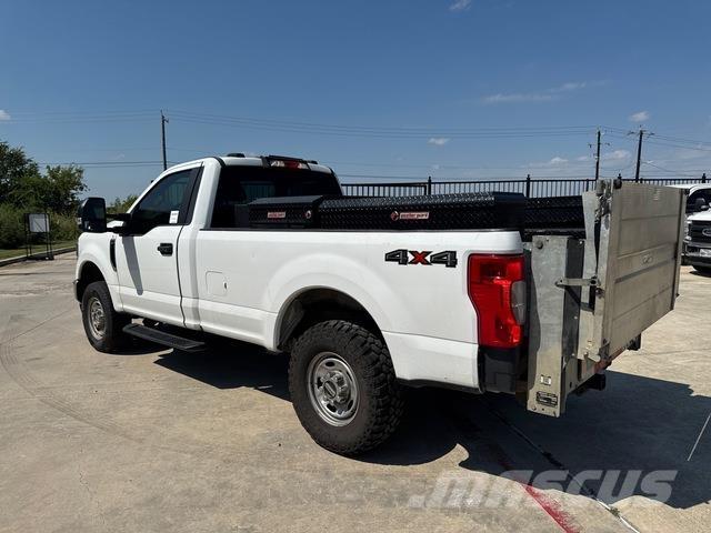 Ford F-250 Inne
