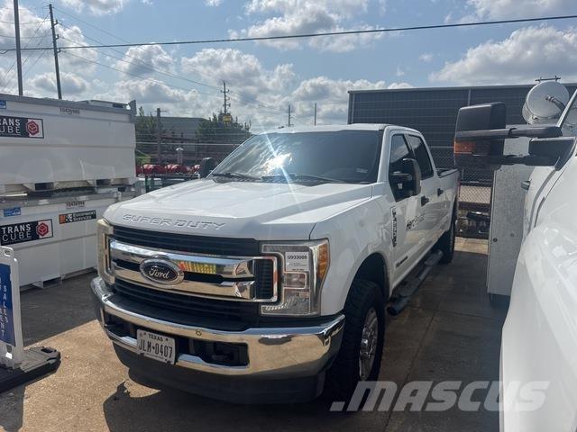 Ford F-250 Pick-upy / Pojazdy z otwieranymi burtami