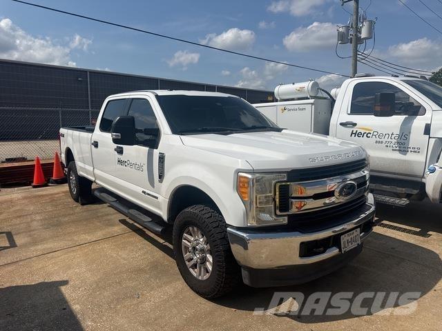Ford F-250 Pick-upy / Pojazdy z otwieranymi burtami