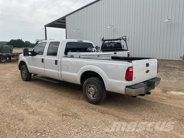 Ford F-250 Pick-upy / Pojazdy z otwieranymi burtami