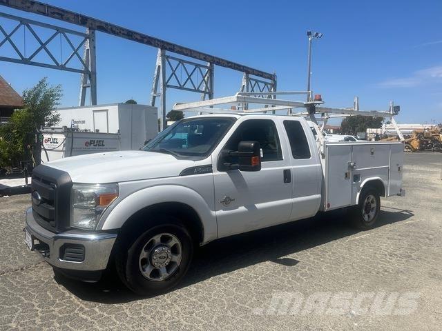 Ford F-250 Pick-upy / Pojazdy z otwieranymi burtami