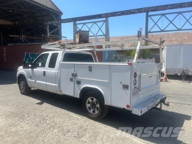 Ford F-250 Pick-upy / Pojazdy z otwieranymi burtami