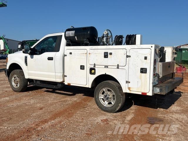 Ford F-250 Pojazdy komunalne